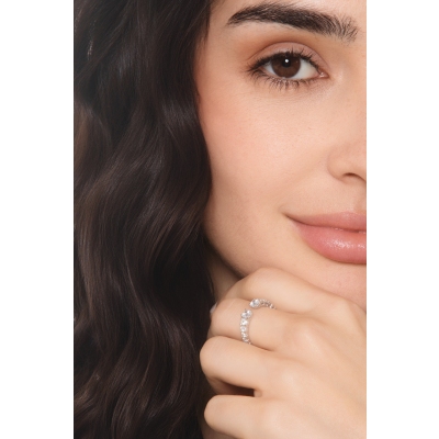 Anillo abierto de oro blanco 18k con diamantes 