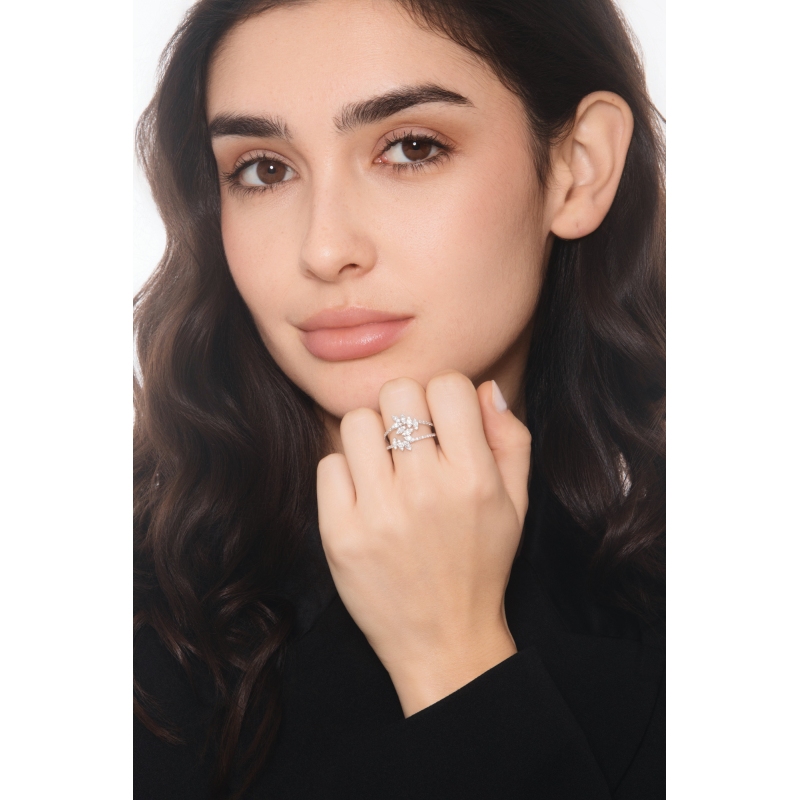 Anillo design dos hileras en oro blanco 18k con diamantes