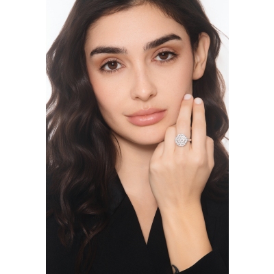 Anillo redondo en oro blanco 750 con diamantes