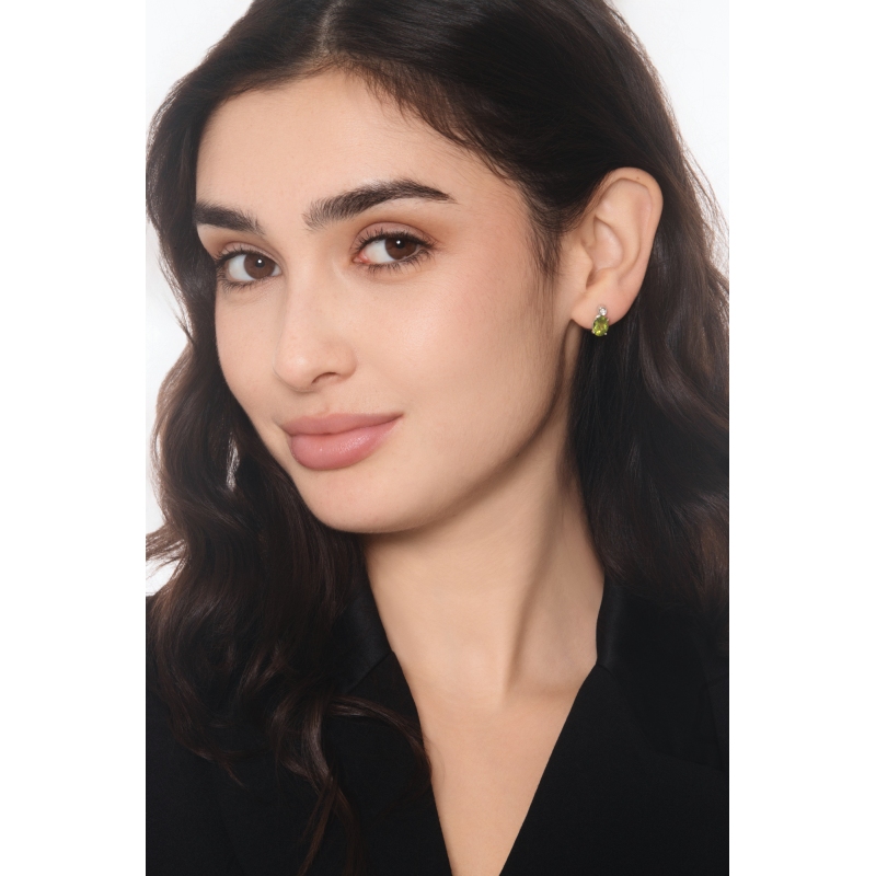 Pendientes en oro blanco con peridoto oval y diamante