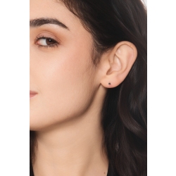 Mono pendiente en oro blanco de 18k con diamante negro 2