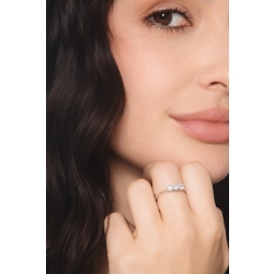 Anillo trilogy lineal en oro blanco con diamantes 2