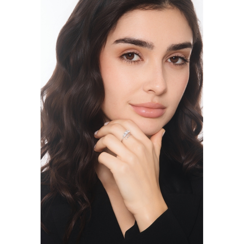 Anillo trilogy Tu y yo en oro blanco 18 quilates con diamantes  Anillo trilogy Tu y yo en oro blanco 18 quilates con diamantes