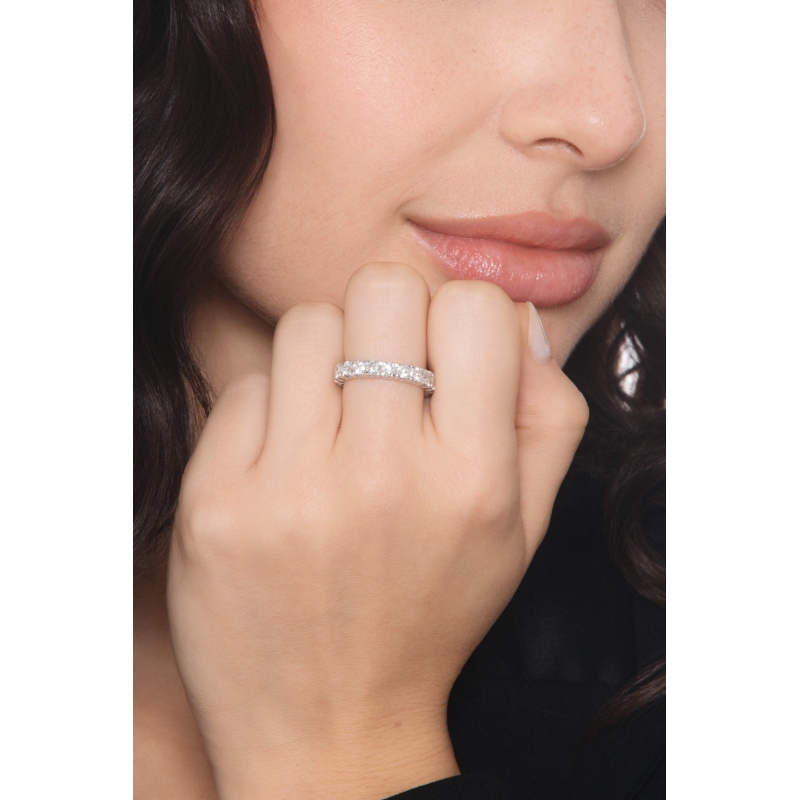 Anillo Eternity en oro blanco 18 quilates con diamantes Anillo Eternity en oro blanco 18 quilates con diamantes