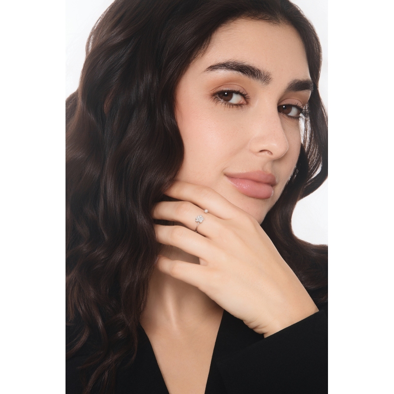 Anillo abierto en oro blanco con huella y diamantes Anillo abierto en oro blanco con huella y diamantes