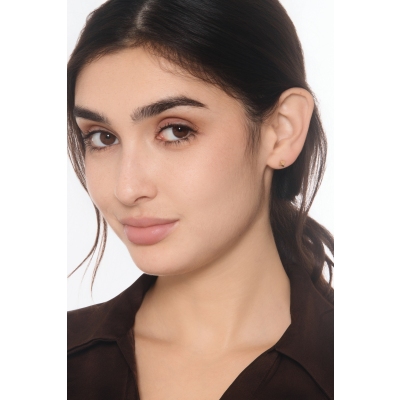 Mono pendiente en oro amarillo 18k con diseño piramidal