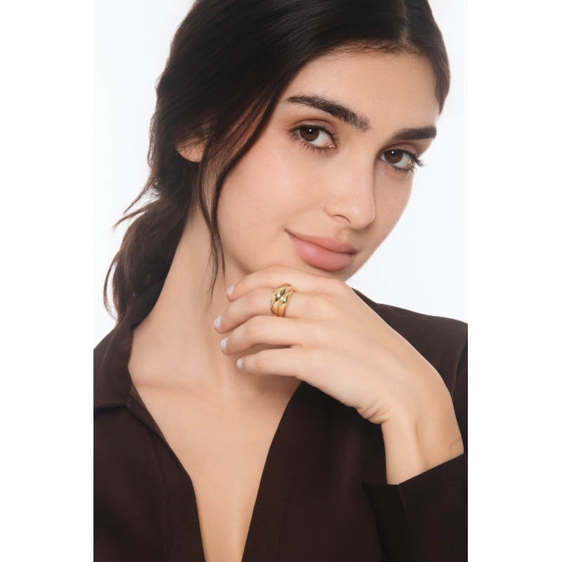 Anillo banda con diseño entrelazado en oro amarillo 750