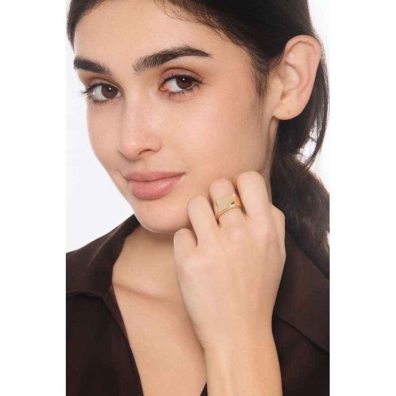 Anillo de mujer en oro amarillo 18k banda rectangular