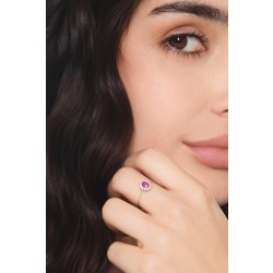 Anillo en oro blanco 18k con rubí 5x4 mm y diamantes 2