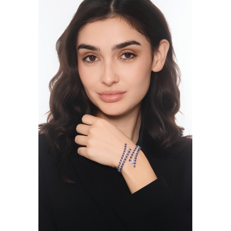 Pulsera semirrígida en oro blanco 18k con zafiros azules y diamantes