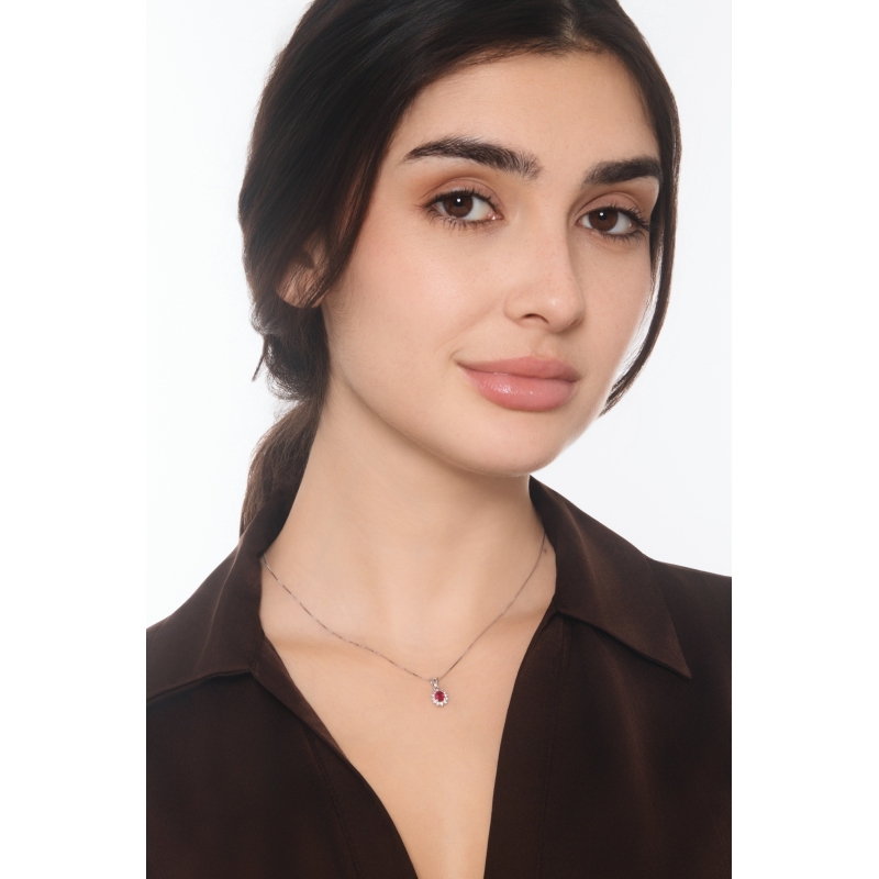Collar contorno en oro blanco 18k con rubí y diamantes