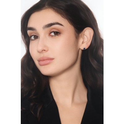 Pendientes contorno en oro blanco 18k con zafiro azul y diamantes