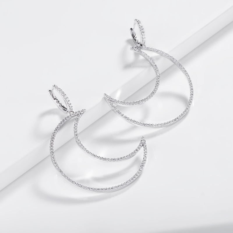 Pendientes media luna en oro blanco 18k con diamantes