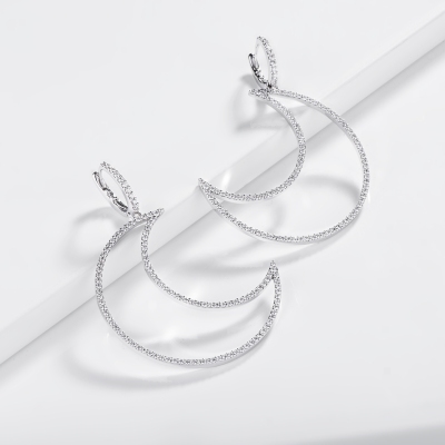 Pendientes media luna en oro blanco 18k con diamantes