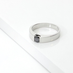 Anillo Solitario en Oro Blanco 750 con Diamante Negro 0.45 ct