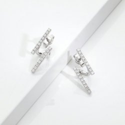 Pendientes de diseño en oro blanco de 18k con diamantes