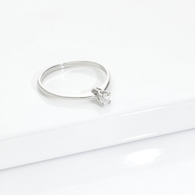 Anillo Solitario Oro Blanco 18K 4 Garras y Diamante