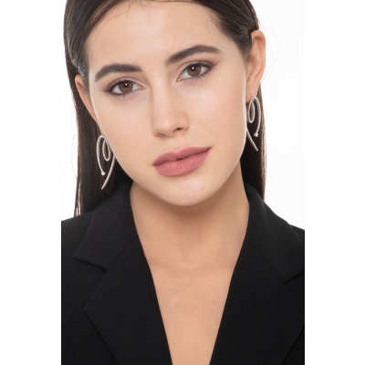 Pendientes de diseño en oro blanco 18k en espiral con diamantes