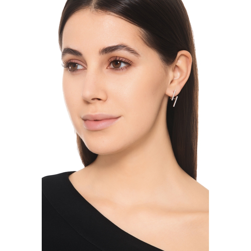 Pendientes de diseño en oro blanco de 18k con diamantes