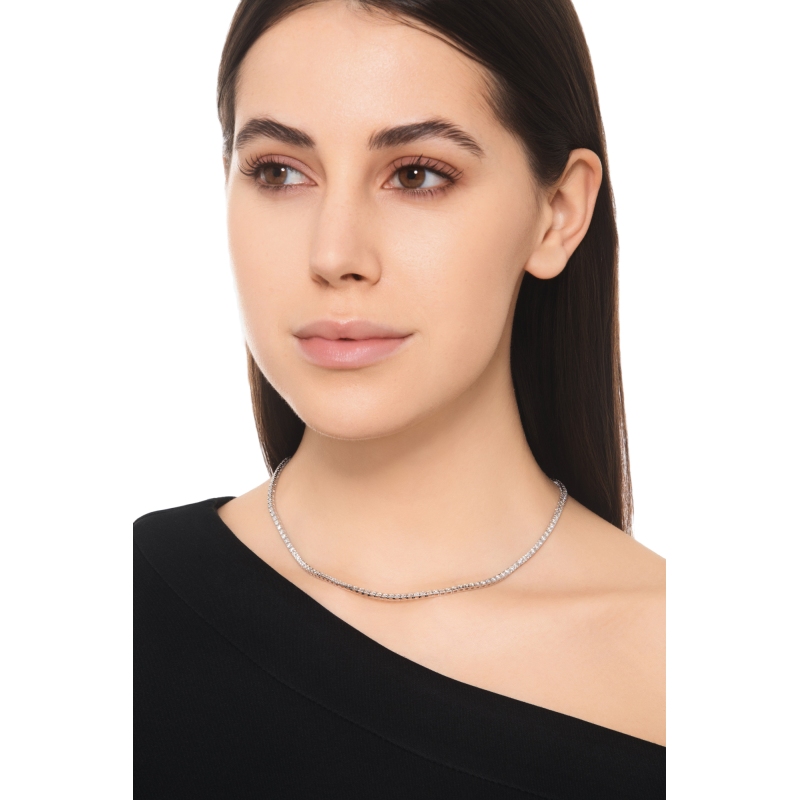 Collar estilo riviera en oro blanco 18k con diamantes