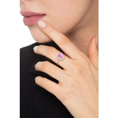 Anillo en oro blanco 18k con zafiro rosa y diamantes