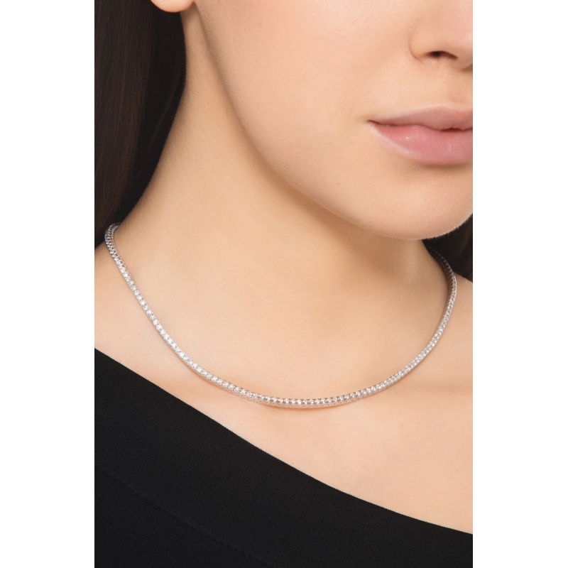 Collar tennis en oro blanco de 18 quilates con diamantes naturales