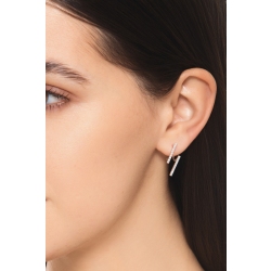 Pendientes de diseño en oro blanco de 18k con diamantes 2