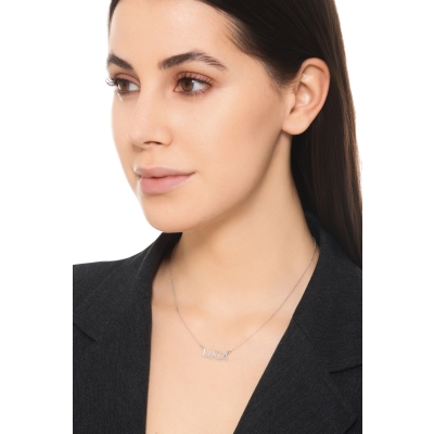 Collar personalizado con nombre en oro blanco 18k