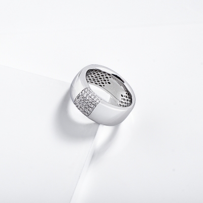 Anillo para Hombre en Oro Blanco 18k con Diamantes