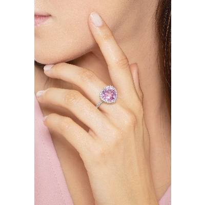 Anillo en Oro Blanco 18k con Zafiro Rosa en Forma de Corazón y Diamantes