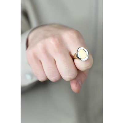 Anillo de hombre ovalado en oro blanco y amarillo 18k