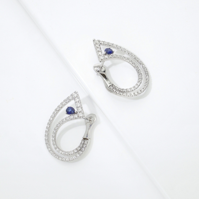 Pendientes zafiro azul y diamantes en oro blanco 18k