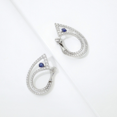 Pendientes zafiro azul y diamantes en oro blanco 18k