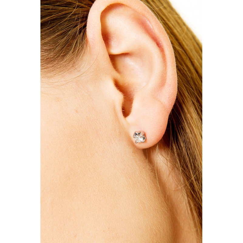 Pendiente mono en oro blanco 18k y diamante