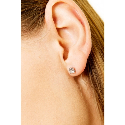 Pendiente mono en oro blanco 18k y diamante