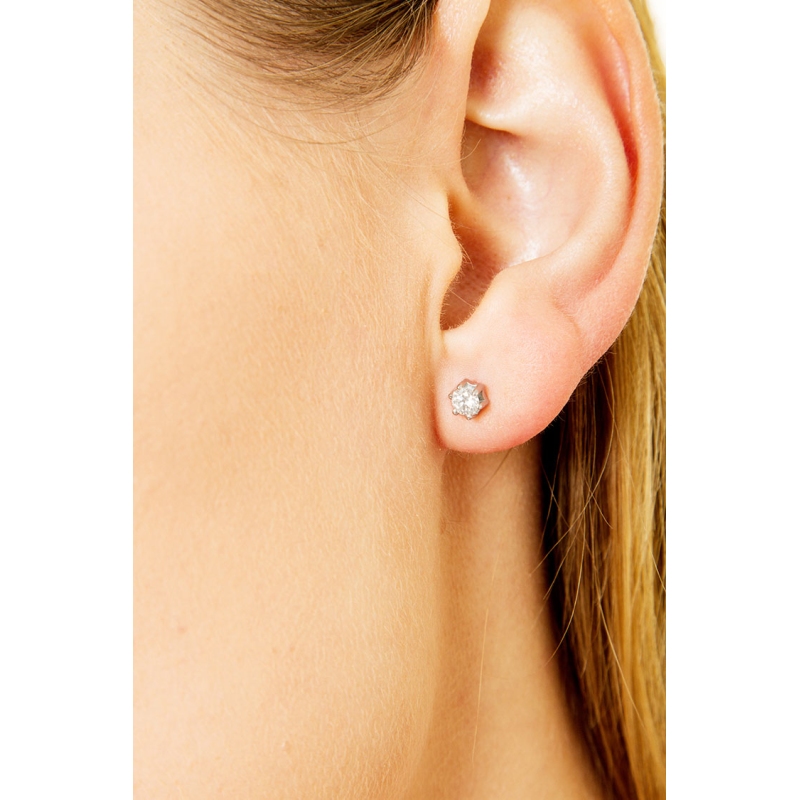 Pendientes individuales en oro blanco de 18 quilates a 6 garras con diamante