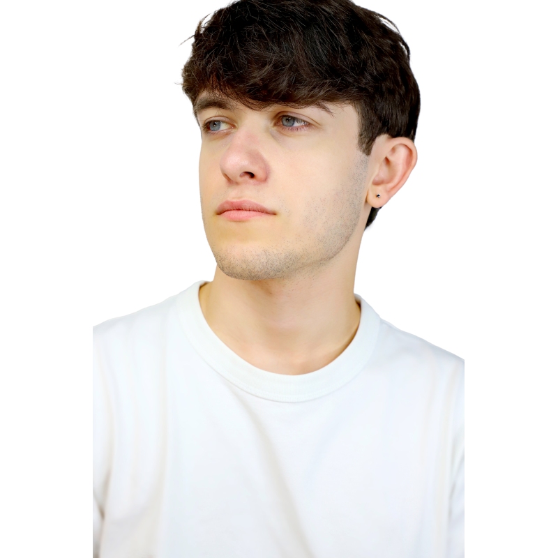 Mono pendiente en oro blanco 18k con diamante negro