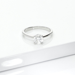 Solitario 0.90 ct en oro blanco 18k con diamante brillante