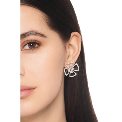 Pendientes en oro blanco 18k con flores de diamantes