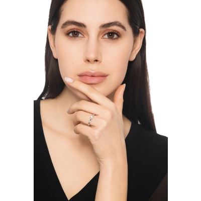 Anillo solitario en oro blanco de 18 kilates con diamante 0,20 quilates 