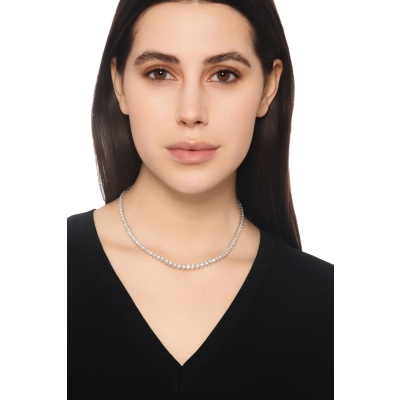 Collar tenis en oro blanco de 18k con diamantes