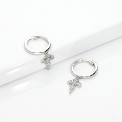 Pendientes de aro en oro blanco 18k con cruz y diamantes