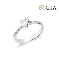 Anillo solitario corazón oro blanco 18k adornado con diamante natural 0.50 GIA