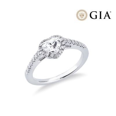 Anillo solitario en oro blanco 18k con diamante corazón certificado GIA CT.0.70