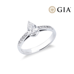 Anillo con diamante corte corazón 0,50 ct GIA en oro blanco 18k