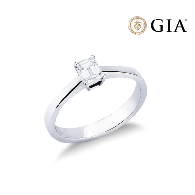 Anillo con diamante corte esmeralda 0,50 ct GIA en oro blanco 18k
