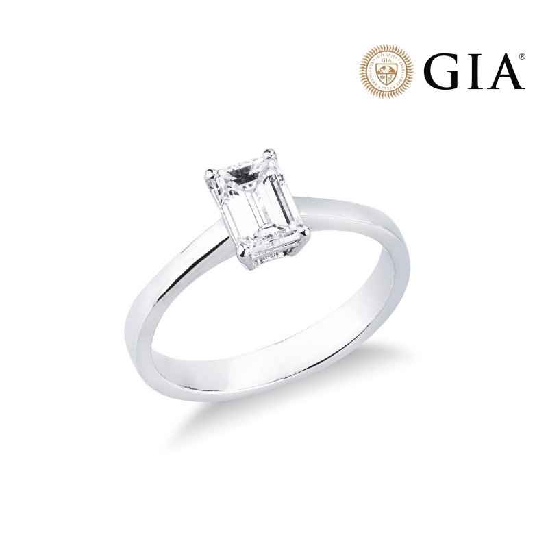 Anillo solitario en oro blanco 18k con diamante central ct 1.00 GIA