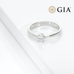 Anillo solitario diamante GIA oval oro blanco 18k 0.30 ct 