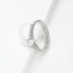 Anillo compromiso Oro Blanco 18k con diamante pera GIA 0.30 ct