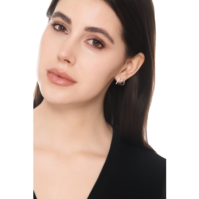 Pendientes curvados en oro blanco 750 con diamantes